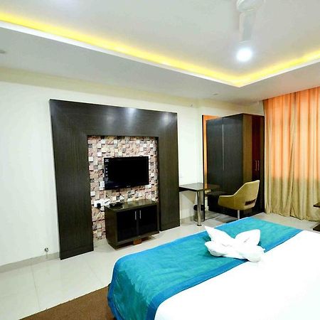 Oyo 1659 Hotel Alankar Inn Vijayawāda Esterno foto