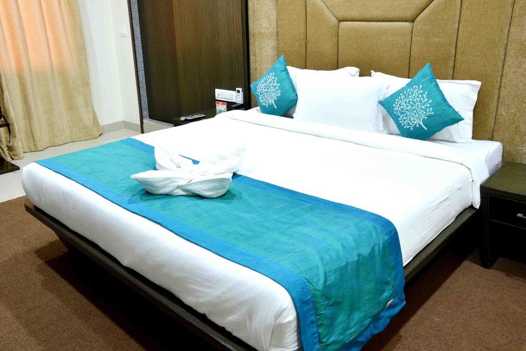 Oyo 1659 Hotel Alankar Inn Vijayawāda Esterno foto